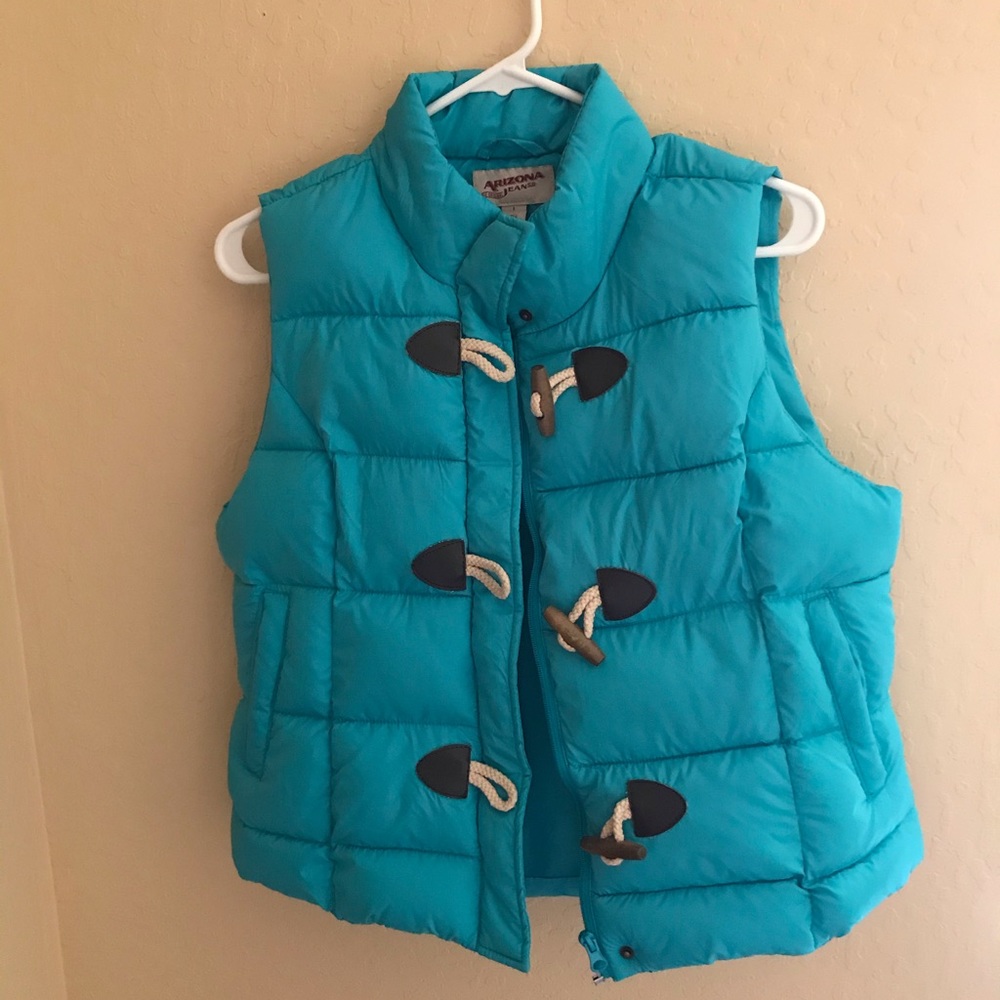 Puffer Vest in Aqua! Toggle closures.